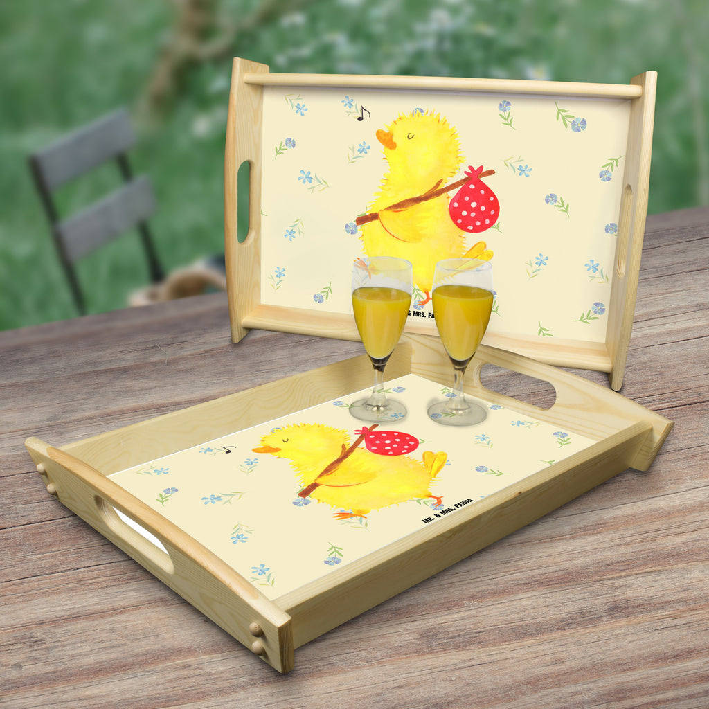 Serviertablett Küken Wanderer Tablett, Holztablett, Küchentablett, Dekotablett, Frühstückstablett, Ostern, Osterhase, Ostergeschenke, Osternest, Osterdeko, Geschenk zu Ostern, Küken, Osterei, Ostereier, Ei, Frühlingsgefühle, Freude, Grüße, liebe Grüße, Frohe Ostern, Ostergrüße, Flausen, Wunder, Reisen, Weltenbummler, Zeit, Zeitmanagement, Backpacker