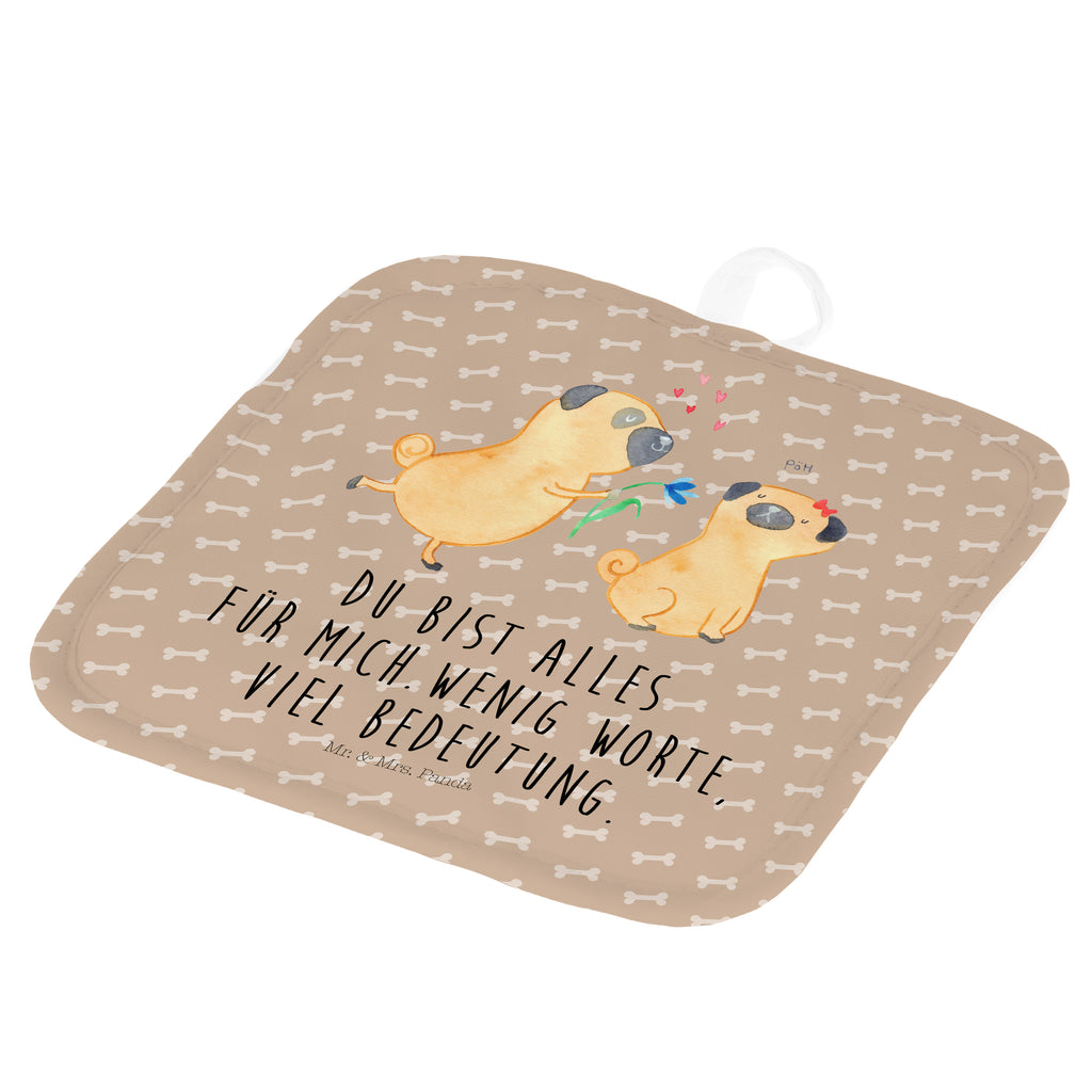 2er Set Topflappen  Mops verliebt Topflappen, Topfuntersetzer, Ofenhandschuh, Topflappen Set, Topflappen lustig, Topflappen mit Spruch, Hund, Hundemotiv, Haustier, Hunderasse, Tierliebhaber, Hundebesitzer, Sprüche, Mops, Möpse, Hundeliebe, verliebt, Liebe, Liebesspruch. Verlobt, Geschenk Freund, Partner
