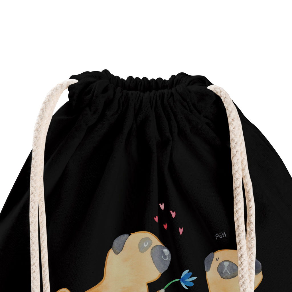 Sportbeutel Mops verliebt Turnbeutel, Beutel, Sporttasche, Tasche, Stoffbeutel, Hund, Hundemotiv, Haustier, Hunderasse, Tierliebhaber, Hundebesitzer, Sprüche, Mops, Möpse, Hundeliebe, verliebt, Liebe, Liebesspruch. Verlobt, Geschenk Freund, Partner