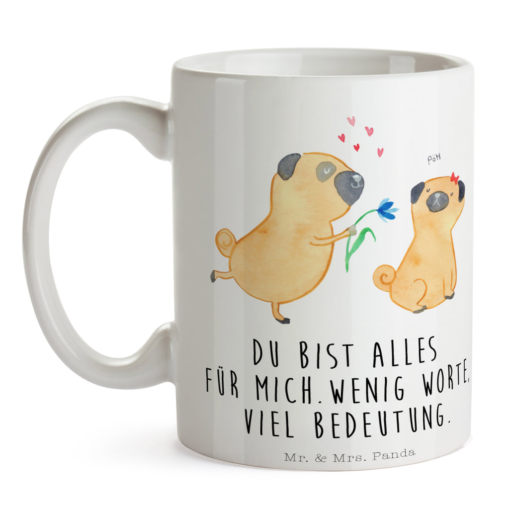 Tasse Mops verliebt  	Mops, Möpse, Hund, Hundeliebe, verliebt, Liebe, Liebesspruch. Verlobt, Geschenk Freund, Partner Becher, Kaffeetasse, Kaffeebecher, Tee, Frühstück, Büro  Hund, Hundemotiv, Haustier, Hunderasse, Tierliebhaber, Hundebesitzer, Sprüche