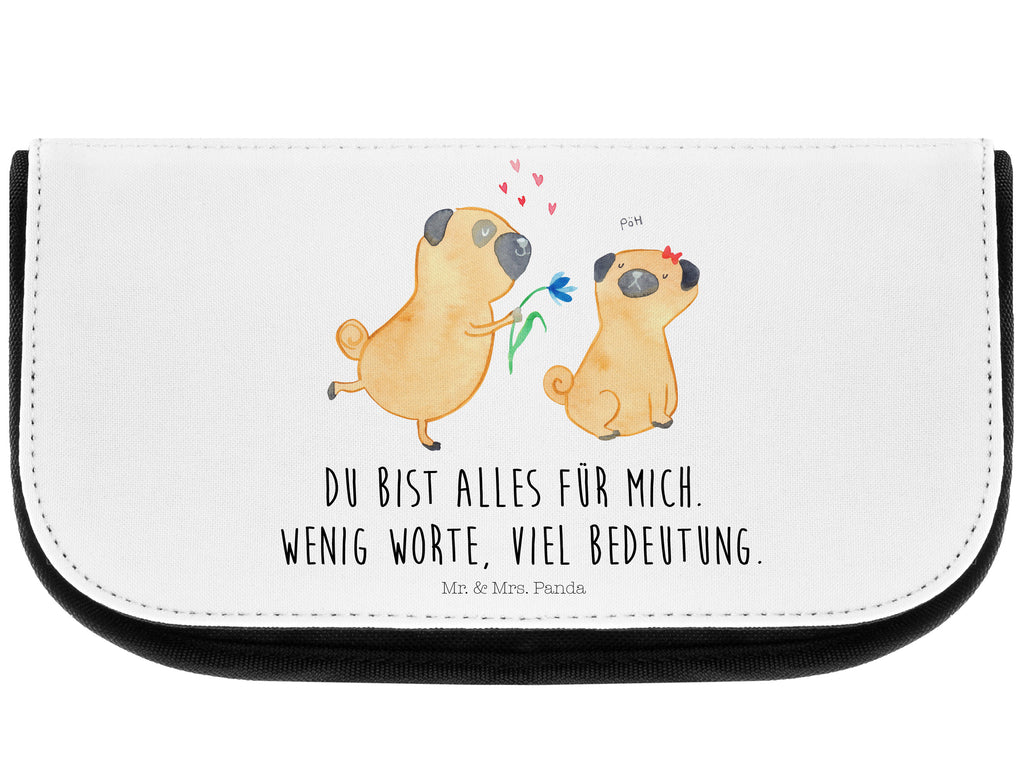 Kosmetiktasche Mops verliebt Kosmetikbeutel, Kulturtasche, Kulturbeutel, Schminktasche, Make-Up Tasche, Hund, Hundemotiv, Haustier, Hunderasse, Tierliebhaber, Hundebesitzer, Sprüche, Mops, Möpse, Hundeliebe, verliebt, Liebe, Liebesspruch. Verlobt, Geschenk Freund, Partner