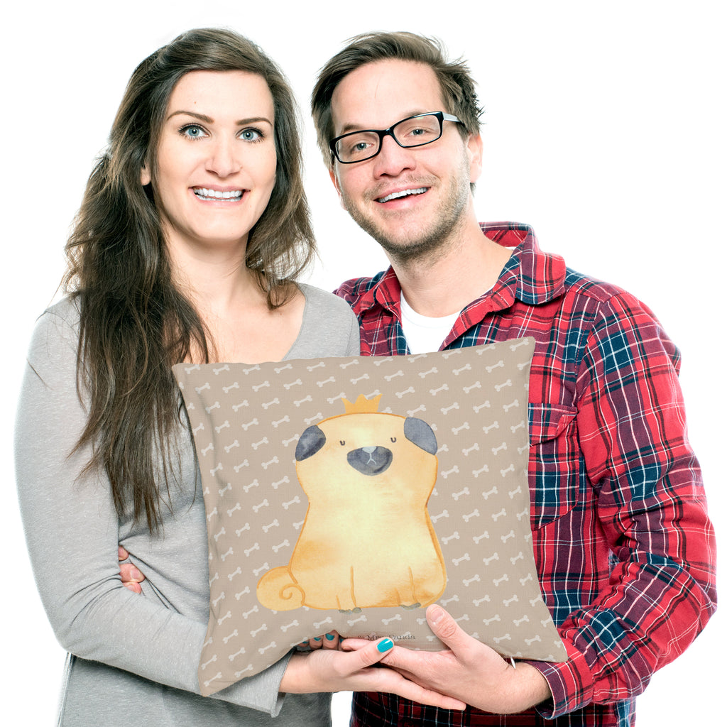 40x40 Kissen Mops Krone Kissenhülle, Kopfkissen, Sofakissen, Dekokissen, Motivkissen, Hund, Hundemotiv, Haustier, Hunderasse, Tierliebhaber, Hundebesitzer, Sprüche, Mops, allergisch, kinderlos, Hausregel, Hundebesitzer. Spruch, lustig