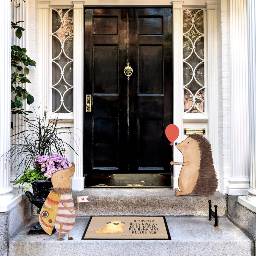 Fußmatte Mops Krone Mops, Hund, allergisch, kinderlos, Hausregel, Hundebesitzer. Spruch, lustig Türvorleger, Schmutzmatte, Fußabtreter, Matte, Schmutzfänger, Fußabstreifer, Schmutzfangmatte, Türmatte, Motivfußmatte,  Haustürmatte, Vorleger  Hund, Hundemotiv, Haustier, Hunderasse, Tierliebhaber, Hundebesitzer, Sprüche