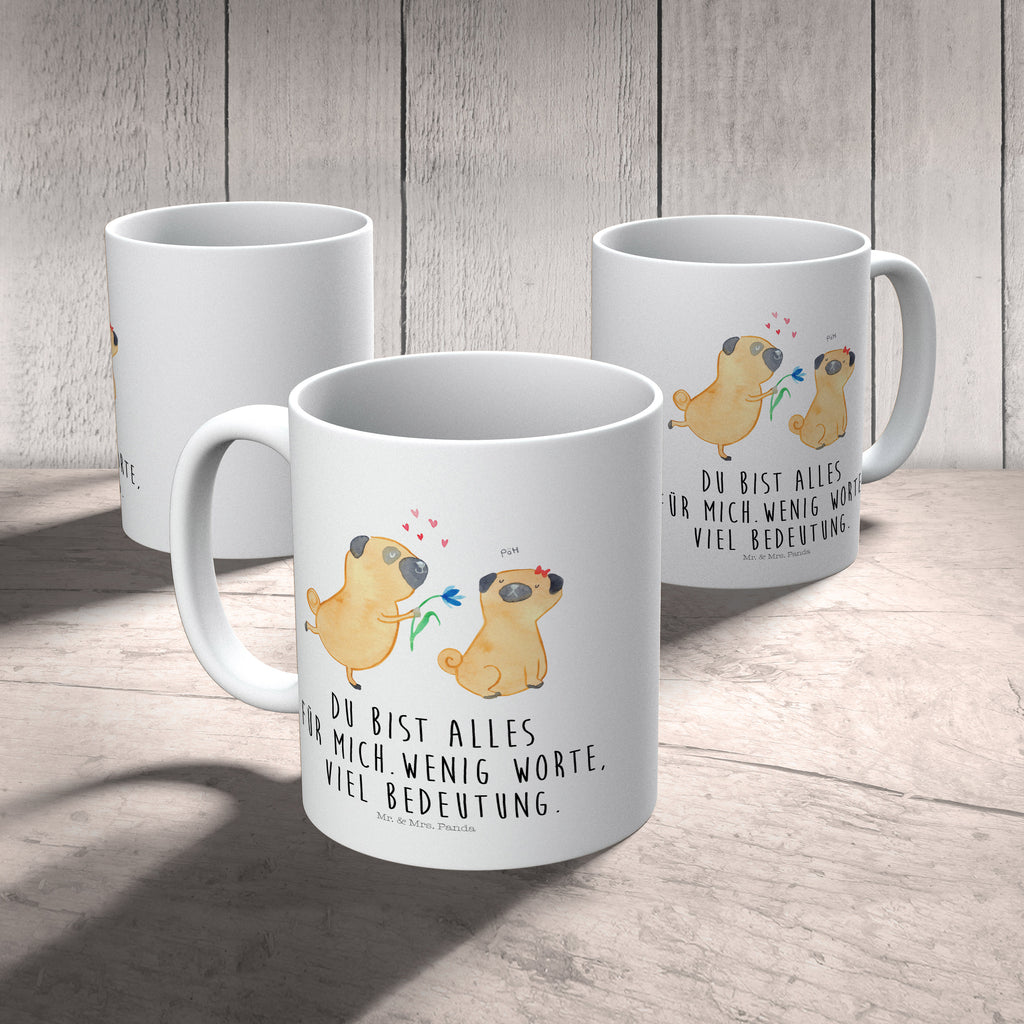 Kindertasse Mops verliebt Kunststoff Tasse, Kindergarten, Tasse, Trinkbecher, Camping Becher, Kaffeetasse, Kunststoffbecher, Kindergartenbecher, Outdoorgeschirr, Kunststoffgeschirr, Reisebecher, Reisetasse, Kinderbecher, Hund, Hundemotiv, Haustier, Hunderasse, Tierliebhaber, Hundebesitzer, Sprüche, Mops, Möpse, Hundeliebe, verliebt, Liebe, Liebesspruch. Verlobt, Geschenk Freund, Partner