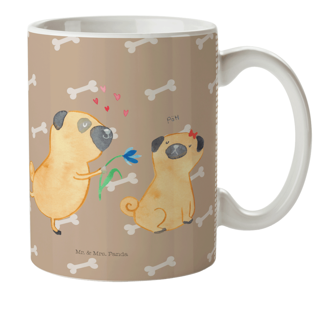 Kindertasse Mops verliebt Kunststoff Tasse, Kindergarten, Tasse, Trinkbecher, Camping Becher, Kaffeetasse, Kunststoffbecher, Kindergartenbecher, Outdoorgeschirr, Kunststoffgeschirr, Reisebecher, Reisetasse, Kinderbecher, Hund, Hundemotiv, Haustier, Hunderasse, Tierliebhaber, Hundebesitzer, Sprüche, Mops, Möpse, Hundeliebe, verliebt, Liebe, Liebesspruch. Verlobt, Geschenk Freund, Partner
