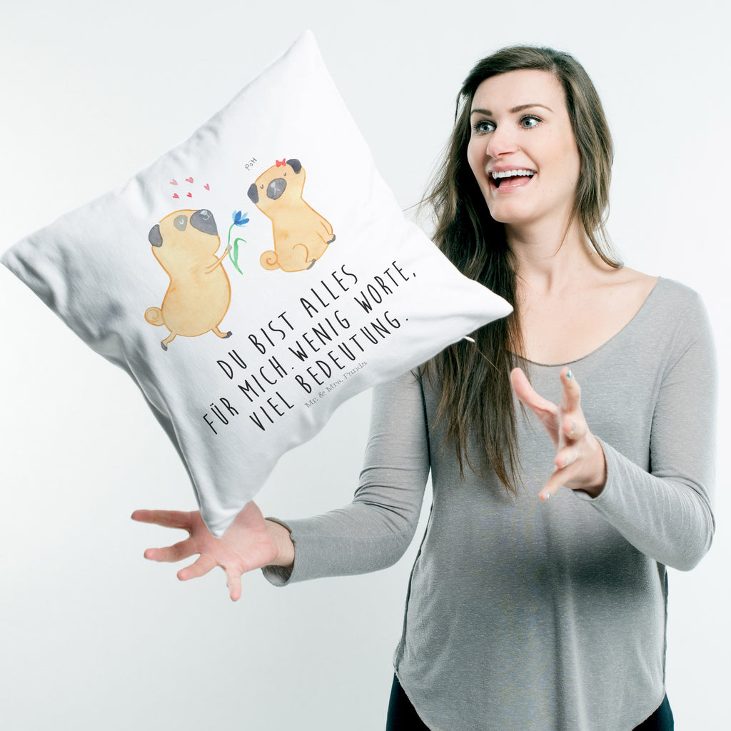 40x40 Kissen Mops verliebt Kissenhülle, Kopfkissen, Sofakissen, Dekokissen, Motivkissen, Hund, Hundemotiv, Haustier, Hunderasse, Tierliebhaber, Hundebesitzer, Sprüche, Mops, Möpse, Hundeliebe, verliebt, Liebe, Liebesspruch. Verlobt, Geschenk Freund, Partner