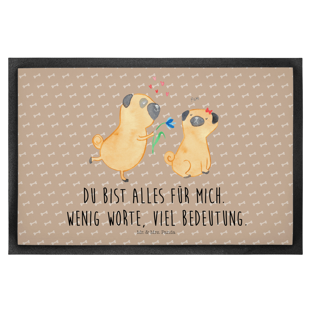 Fußmatte Mops verliebt  	Mops, Möpse, Hund, Hundeliebe, verliebt, Liebe, Liebesspruch. Verlobt, Geschenk Freund, Partner Türvorleger, Schmutzmatte, Fußabtreter, Matte, Schmutzfänger, Fußabstreifer, Schmutzfangmatte, Türmatte, Motivfußmatte,  Haustürmatte, Vorleger  Hund, Hundemotiv, Haustier, Hunderasse, Tierliebhaber, Hundebesitzer, Sprüche