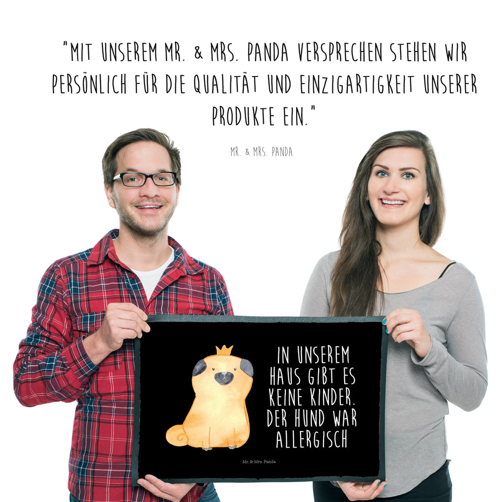 Fußmatte Mops Krone Mops, Hund, allergisch, kinderlos, Hausregel, Hundebesitzer. Spruch, lustig Türvorleger, Schmutzmatte, Fußabtreter, Matte, Schmutzfänger, Fußabstreifer, Schmutzfangmatte, Türmatte, Motivfußmatte,  Haustürmatte, Vorleger  Hund, Hundemotiv, Haustier, Hunderasse, Tierliebhaber, Hundebesitzer, Sprüche