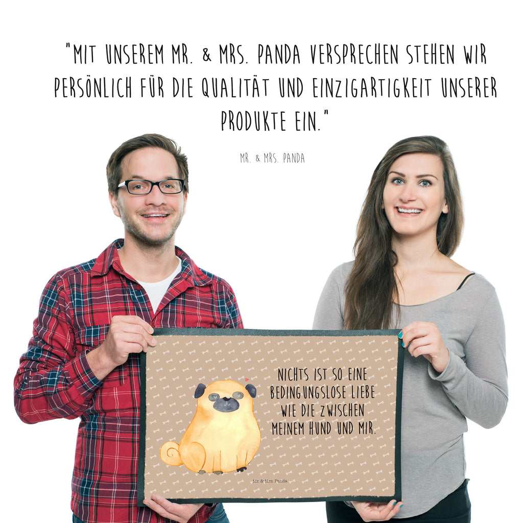 Fußmatte Mops Mops, Hund, Liebe, Hundeliebe,  Türvorleger, Schmutzmatte, Fußabtreter, Matte, Schmutzfänger, Fußabstreifer, Schmutzfangmatte, Türmatte, Motivfußmatte,  Haustürmatte, Vorleger  Hund, Hundemotiv, Haustier, Hunderasse, Tierliebhaber, Hundebesitzer, Sprüche