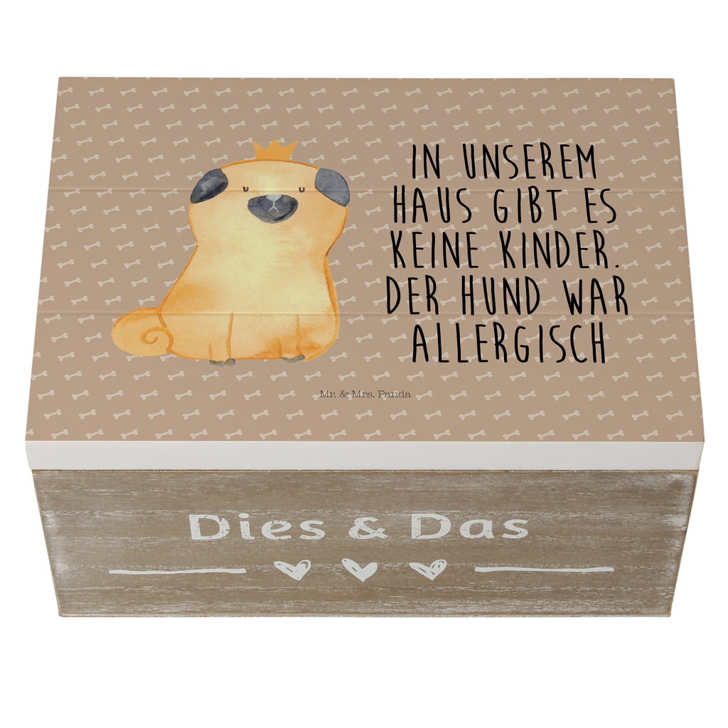 Holzkiste Mops Krone Holzkiste, Kiste, Schatzkiste, Truhe, Schatulle, XXL, Erinnerungsbox, Erinnerungskiste, Dekokiste, Aufbewahrungsbox, Hund, Hundemotiv, Haustier, Hunderasse, Tierliebhaber, Hundebesitzer, Sprüche, Mops, allergisch, kinderlos, Hausregel, Hundebesitzer. Spruch, lustig