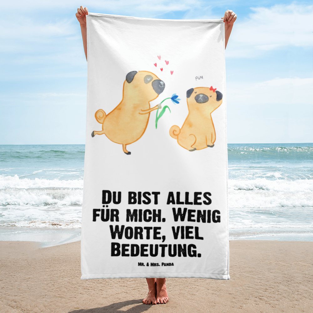 XL Badehandtuch Mops verliebt Handtuch, Badetuch, Duschtuch, Strandtuch, Saunatuch, Hund, Hundemotiv, Haustier, Hunderasse, Tierliebhaber, Hundebesitzer, Sprüche, Mops, Möpse, Hundeliebe, verliebt, Liebe, Liebesspruch. Verlobt, Geschenk Freund, Partner