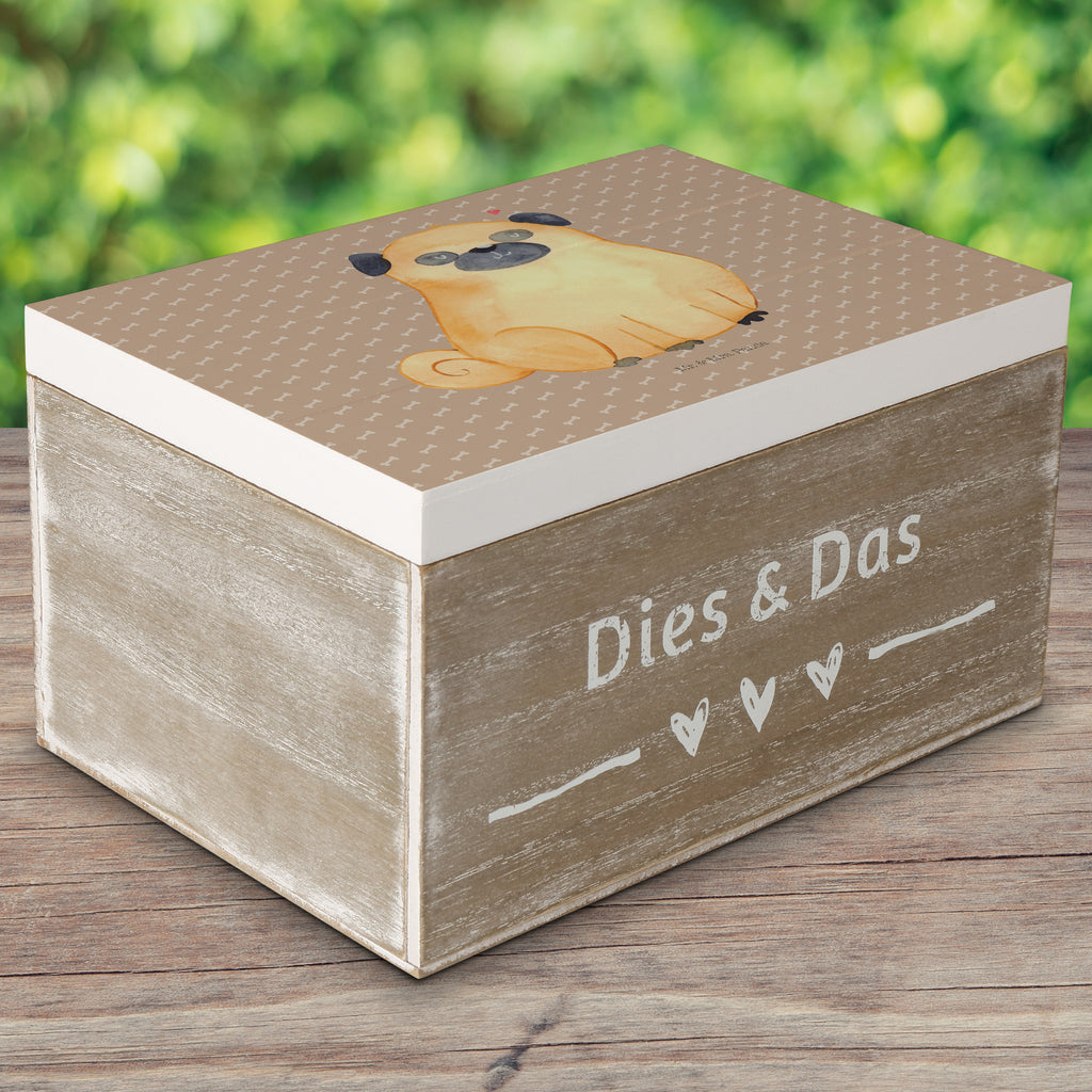 Holzkiste Mops Holzkiste, Kiste, Schatzkiste, Truhe, Schatulle, XXL, Erinnerungsbox, Erinnerungskiste, Dekokiste, Aufbewahrungsbox, Hund, Hundemotiv, Haustier, Hunderasse, Tierliebhaber, Hundebesitzer, Sprüche, Mops, Liebe, Hundeliebe
