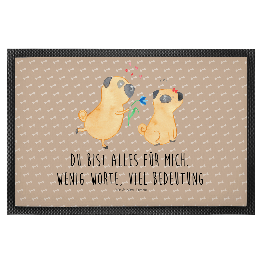 Fußmatte Mops verliebt  	Mops, Möpse, Hund, Hundeliebe, verliebt, Liebe, Liebesspruch. Verlobt, Geschenk Freund, Partner Türvorleger, Schmutzmatte, Fußabtreter, Matte, Schmutzfänger, Fußabstreifer, Schmutzfangmatte, Türmatte, Motivfußmatte,  Haustürmatte, Vorleger  Hund, Hundemotiv, Haustier, Hunderasse, Tierliebhaber, Hundebesitzer, Sprüche