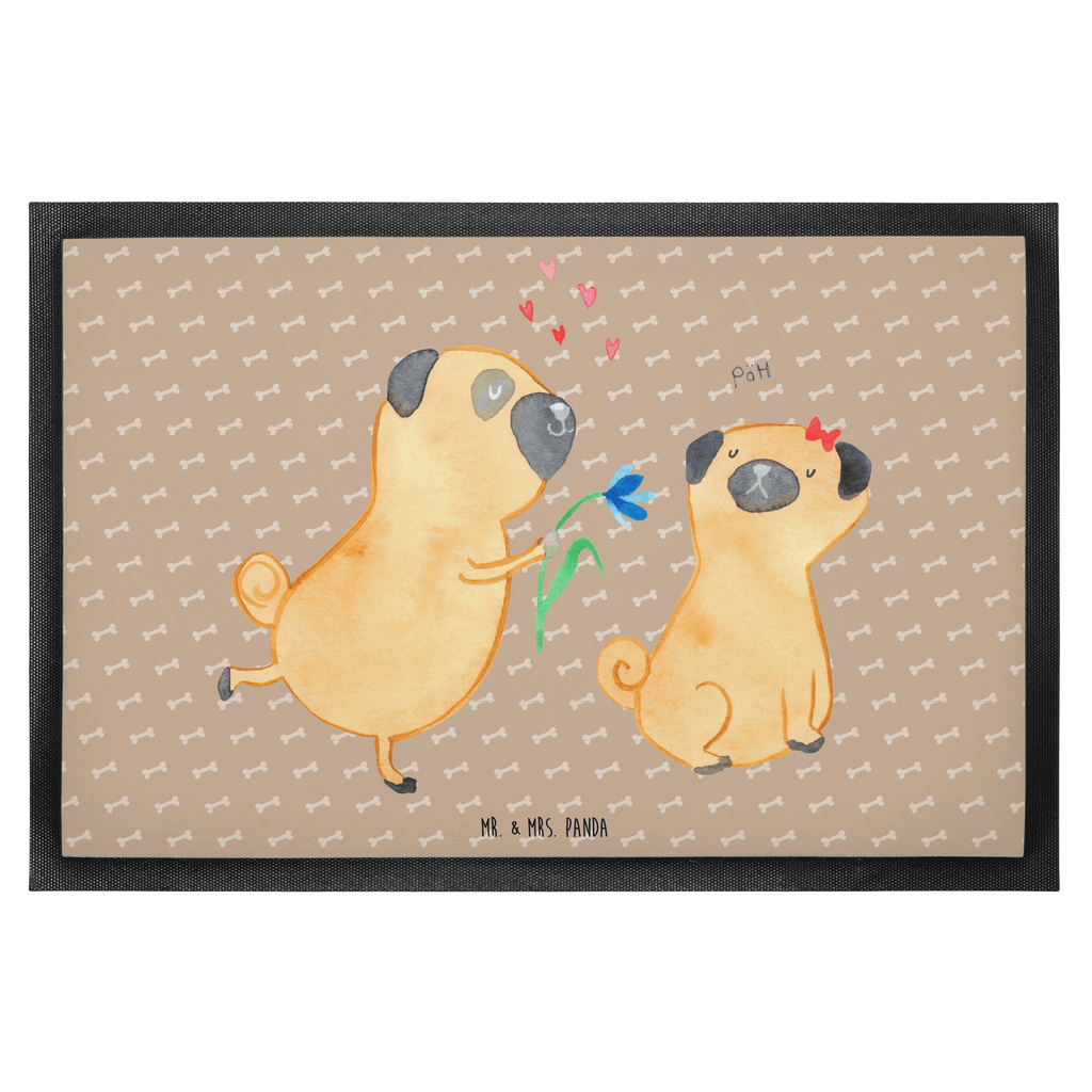 Fußmatte Mops verliebt  	Mops, Möpse, Hund, Hundeliebe, verliebt, Liebe, Liebesspruch. Verlobt, Geschenk Freund, Partner Türvorleger, Schmutzmatte, Fußabtreter, Matte, Schmutzfänger, Fußabstreifer, Schmutzfangmatte, Türmatte, Motivfußmatte,  Haustürmatte, Vorleger  Hund, Hundemotiv, Haustier, Hunderasse, Tierliebhaber, Hundebesitzer, Sprüche