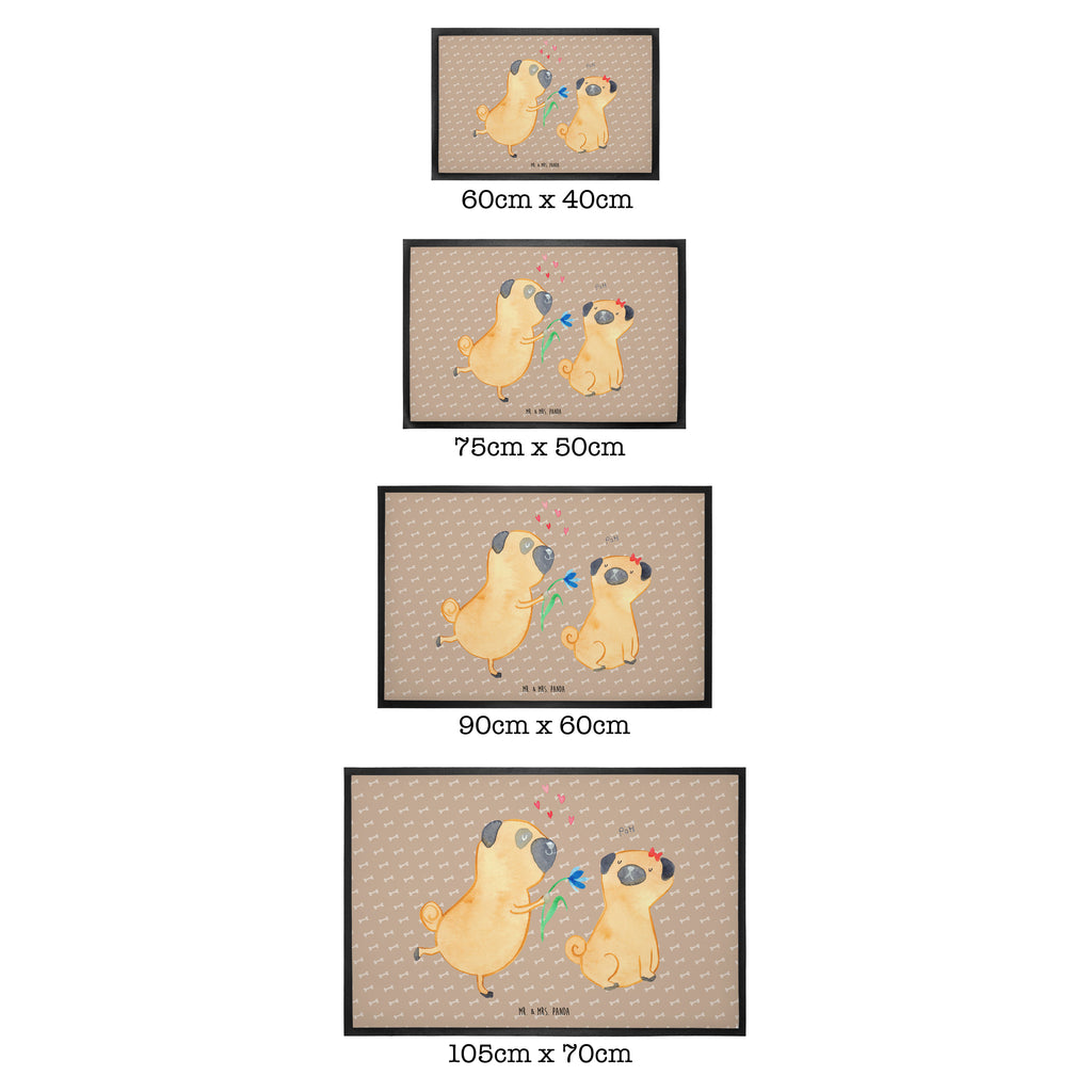 Fußmatte Mops verliebt  	Mops, Möpse, Hund, Hundeliebe, verliebt, Liebe, Liebesspruch. Verlobt, Geschenk Freund, Partner Türvorleger, Schmutzmatte, Fußabtreter, Matte, Schmutzfänger, Fußabstreifer, Schmutzfangmatte, Türmatte, Motivfußmatte,  Haustürmatte, Vorleger  Hund, Hundemotiv, Haustier, Hunderasse, Tierliebhaber, Hundebesitzer, Sprüche