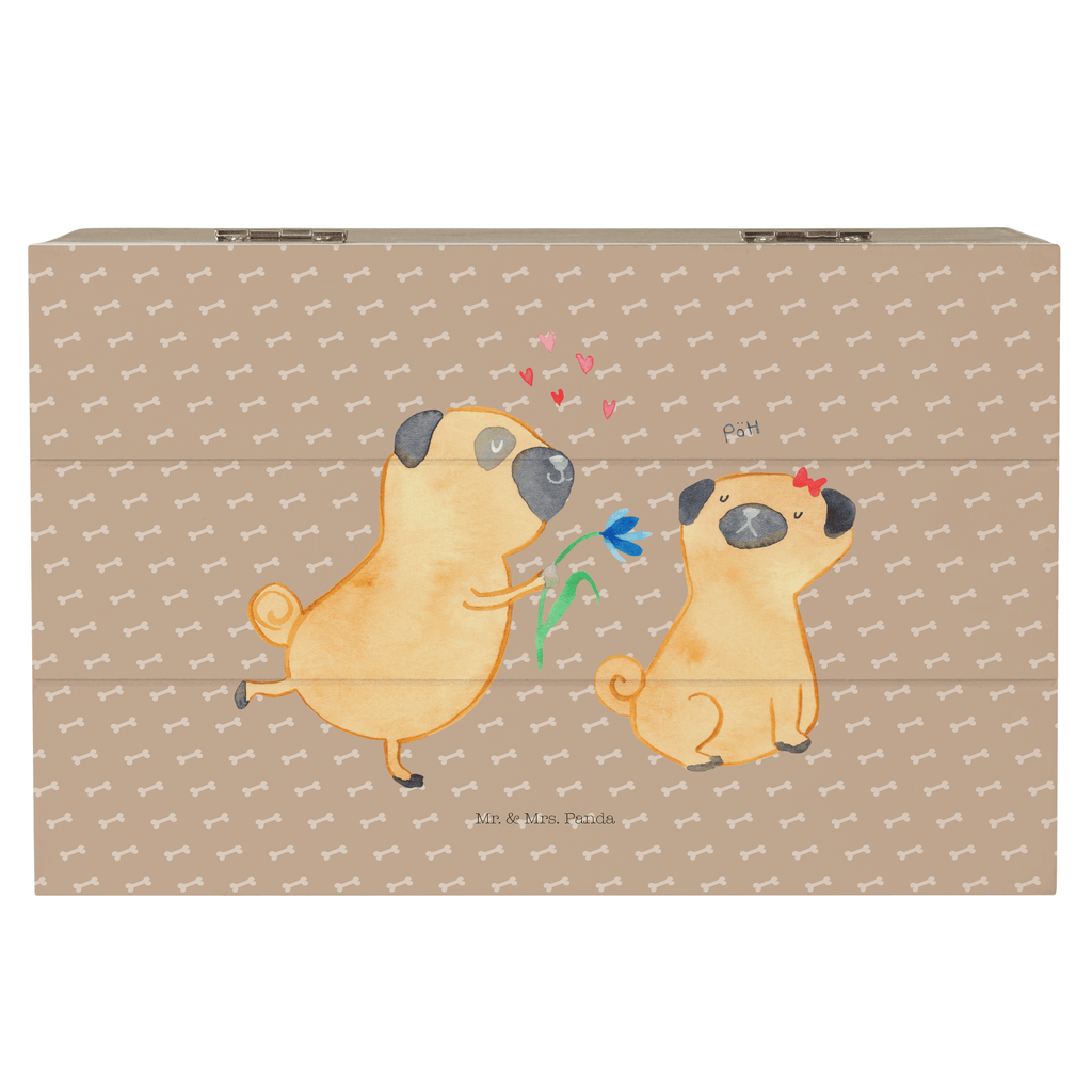 Holzkiste Mops verliebt Holzkiste, Kiste, Schatzkiste, Truhe, Schatulle, XXL, Erinnerungsbox, Erinnerungskiste, Dekokiste, Aufbewahrungsbox, Hund, Hundemotiv, Haustier, Hunderasse, Tierliebhaber, Hundebesitzer, Sprüche, Mops, Möpse, Hundeliebe, verliebt, Liebe, Liebesspruch. Verlobt, Geschenk Freund, Partner