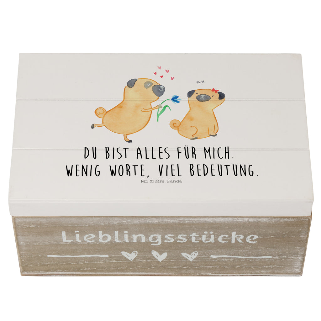 Holzkiste Mops verliebt Holzkiste, Kiste, Schatzkiste, Truhe, Schatulle, XXL, Erinnerungsbox, Erinnerungskiste, Dekokiste, Aufbewahrungsbox, Hund, Hundemotiv, Haustier, Hunderasse, Tierliebhaber, Hundebesitzer, Sprüche, Mops, Möpse, Hundeliebe, verliebt, Liebe, Liebesspruch. Verlobt, Geschenk Freund, Partner