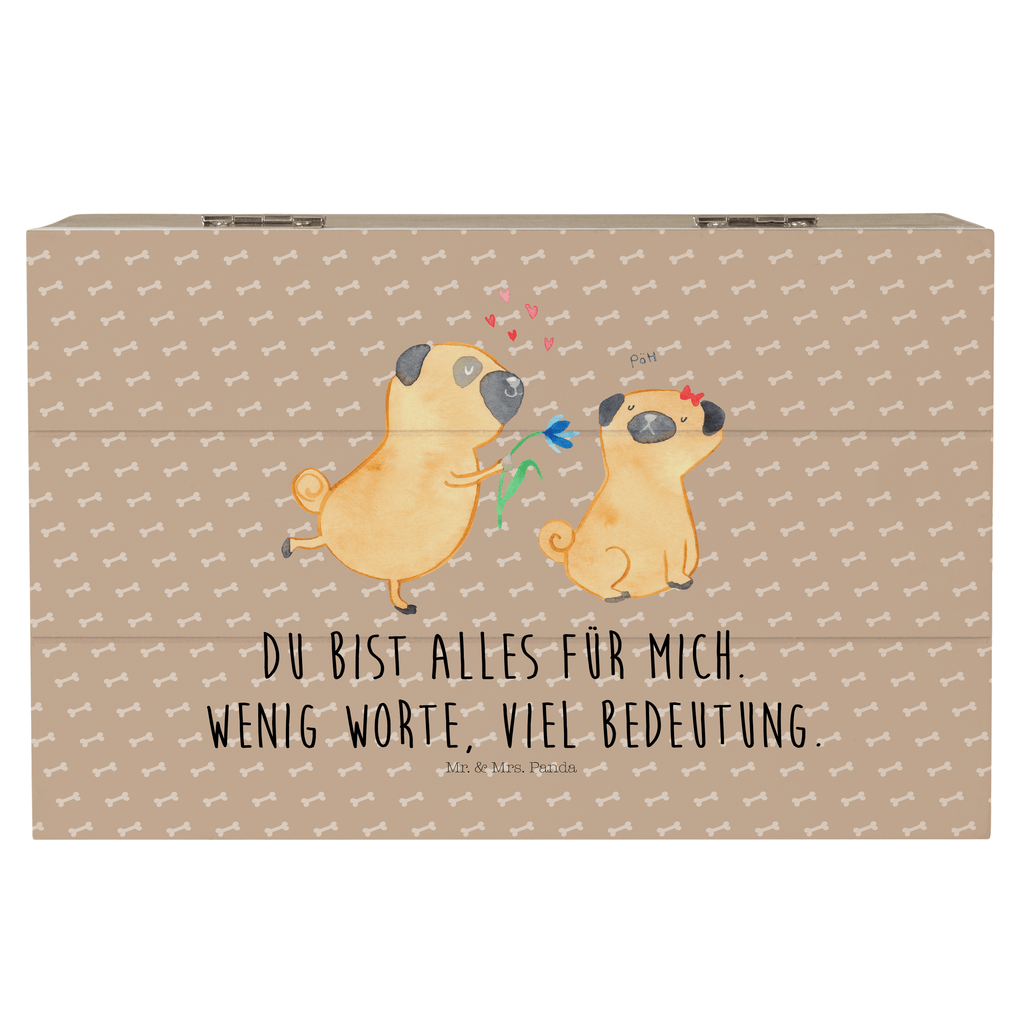 Holzkiste Mops verliebt Holzkiste, Kiste, Schatzkiste, Truhe, Schatulle, XXL, Erinnerungsbox, Erinnerungskiste, Dekokiste, Aufbewahrungsbox, Hund, Hundemotiv, Haustier, Hunderasse, Tierliebhaber, Hundebesitzer, Sprüche, Mops, Möpse, Hundeliebe, verliebt, Liebe, Liebesspruch. Verlobt, Geschenk Freund, Partner