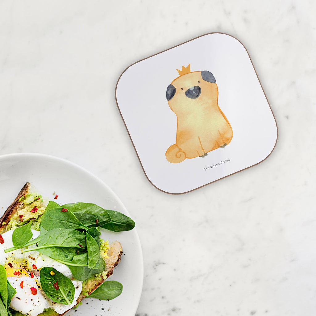 Quadratische Untersetzer Mops Krone Bierdeckel, Glasuntersetzer, Untersetzer Gläser, Getränkeuntersetzer, Hund, Hundemotiv, Haustier, Hunderasse, Tierliebhaber, Hundebesitzer, Sprüche, Mops, allergisch, kinderlos, Hausregel, Hundebesitzer. Spruch, lustig