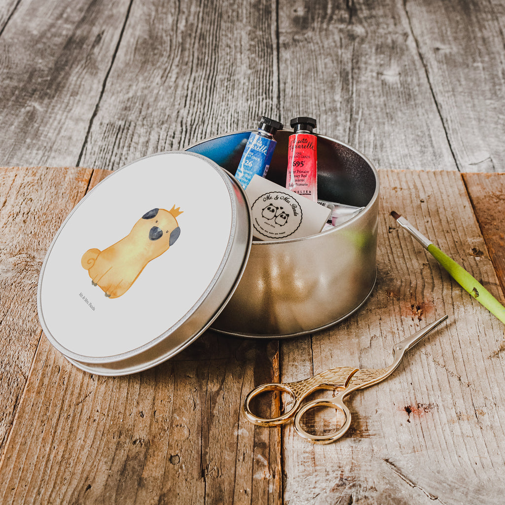 Blechdose rund Mops Krone Metalldose, Keksdose, Dose, Vorratsdose, Geschenkbox, Hund, Hundemotiv, Haustier, Hunderasse, Tierliebhaber, Hundebesitzer, Sprüche, Mops, allergisch, kinderlos, Hausregel, Hundebesitzer. Spruch, lustig