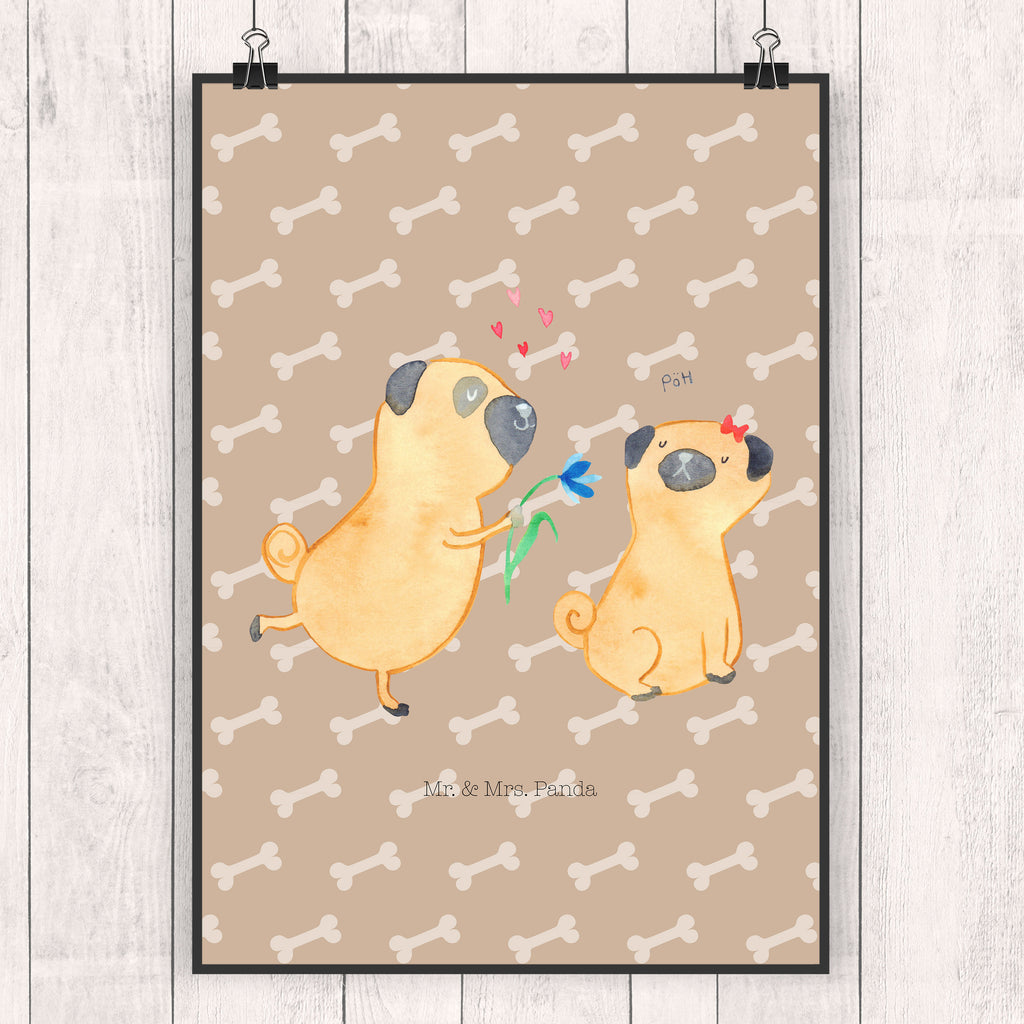 Poster Mops verliebt Poster, Wandposter, Bild, Wanddeko, Küchenposter, Kinderposter, Wanddeko Bild, Raumdekoration, Wanddekoration, Handgemaltes Poster, Mr. & Mrs. Panda Poster, Designposter, Kunstdruck, Posterdruck, Hund, Hundemotiv, Haustier, Hunderasse, Tierliebhaber, Hundebesitzer, Sprüche, Mops, Möpse, Hundeliebe, verliebt, Liebe, Liebesspruch. Verlobt, Geschenk Freund, Partner