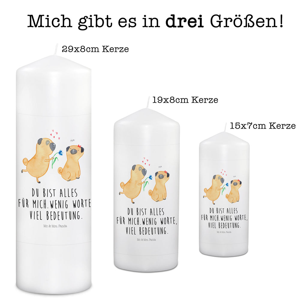 Kerze Mops verliebt Kerze, Taufkerze, Kommunionskerze, Geburtstagskerze, Geschenk Kerze, Taufgeschenk Kerze, Kerze mit Druck, Besondere Kerze, Geschenkidee Kerze, Kerze für Kommunion, Geburtstag Kerze, Kommunion Kerze, Hund, Hundemotiv, Haustier, Hunderasse, Tierliebhaber, Hundebesitzer, Sprüche, Mops, Möpse, Hundeliebe, verliebt, Liebe, Liebesspruch. Verlobt, Geschenk Freund, Partner