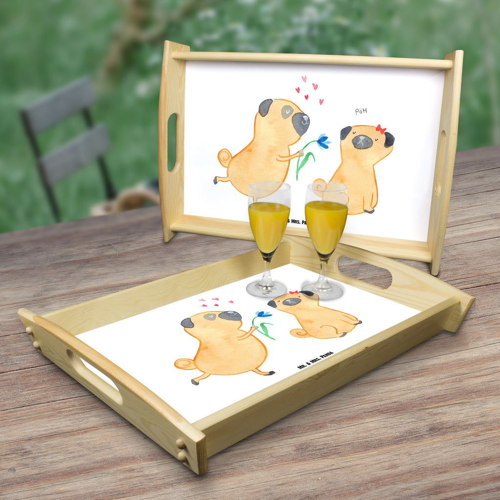 Serviertablett Mops verliebt Tablett, Holztablett, Küchentablett, Dekotablett, Frühstückstablett, Hund, Hundemotiv, Haustier, Hunderasse, Tierliebhaber, Hundebesitzer, Sprüche, Mops, Möpse, Hundeliebe, verliebt, Liebe, Liebesspruch. Verlobt, Geschenk Freund, Partner