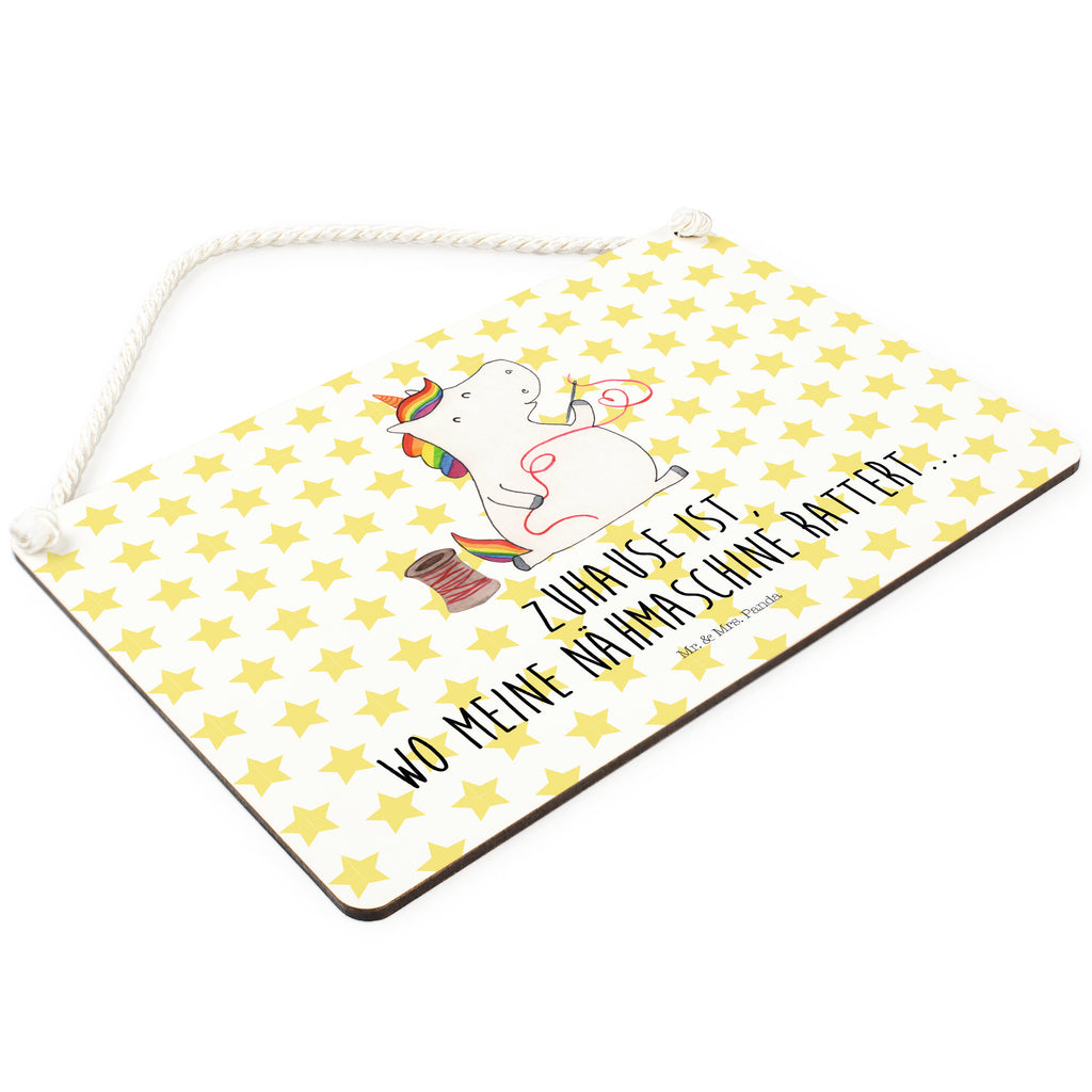Deko Schild Einhorn Näherin Dekoschild, Deko Schild, Schild, Tür Schild, Türschild, Holzschild, Wandschild, Wanddeko, Einhorn, Einhörner, Einhorn Deko, Pegasus, Unicorn, Näherin, nähen, Mädchen, Freundin, Häkeln, Stricken, basteln, Nähzimmer