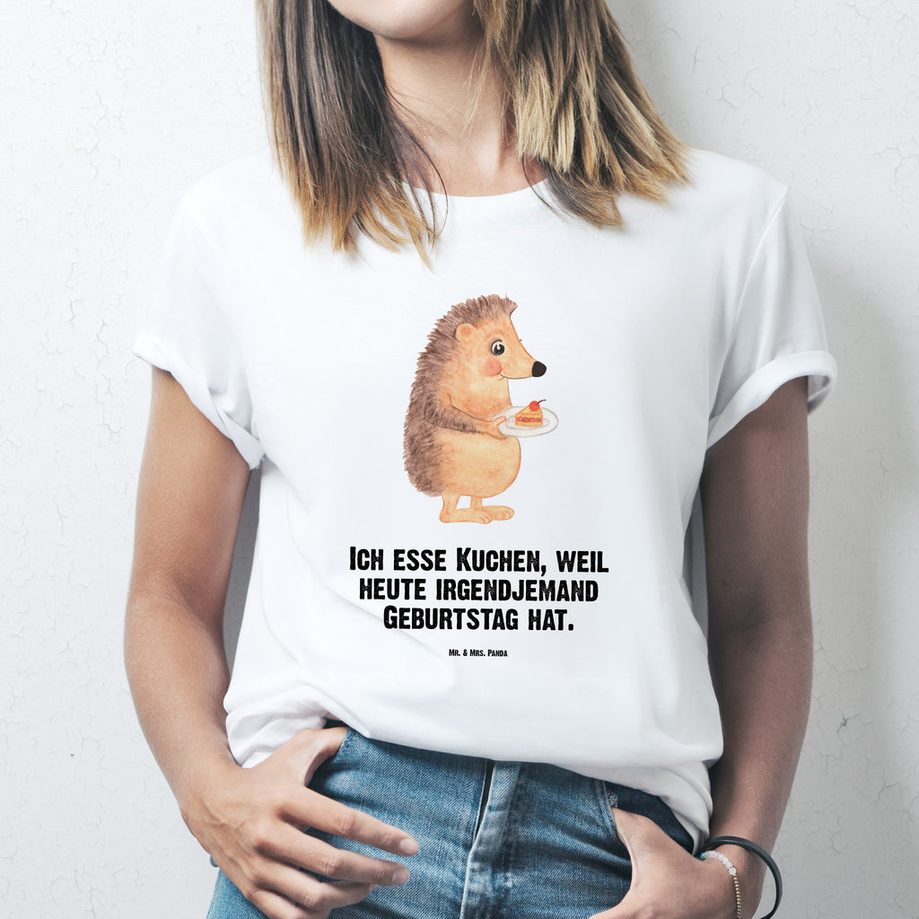 Größe M T-Shirt Igel mit Kuchenstück T-Shirt, Shirt, Tshirt, Lustiges T-Shirt, T-Shirt mit Spruch, Party, Junggesellenabschied, Jubiläum, Geburstag, Herrn, Damen, Männer, Frauen, Schlafshirt, Nachthemd, Sprüche, Tiermotive, Gute Laune, lustige Sprüche, Tiere, Igel, Essen Spruch, Kuchen, Backen Geschenk, Kuchen backen, Einladung Party, Geburtstagskuchen, Torte