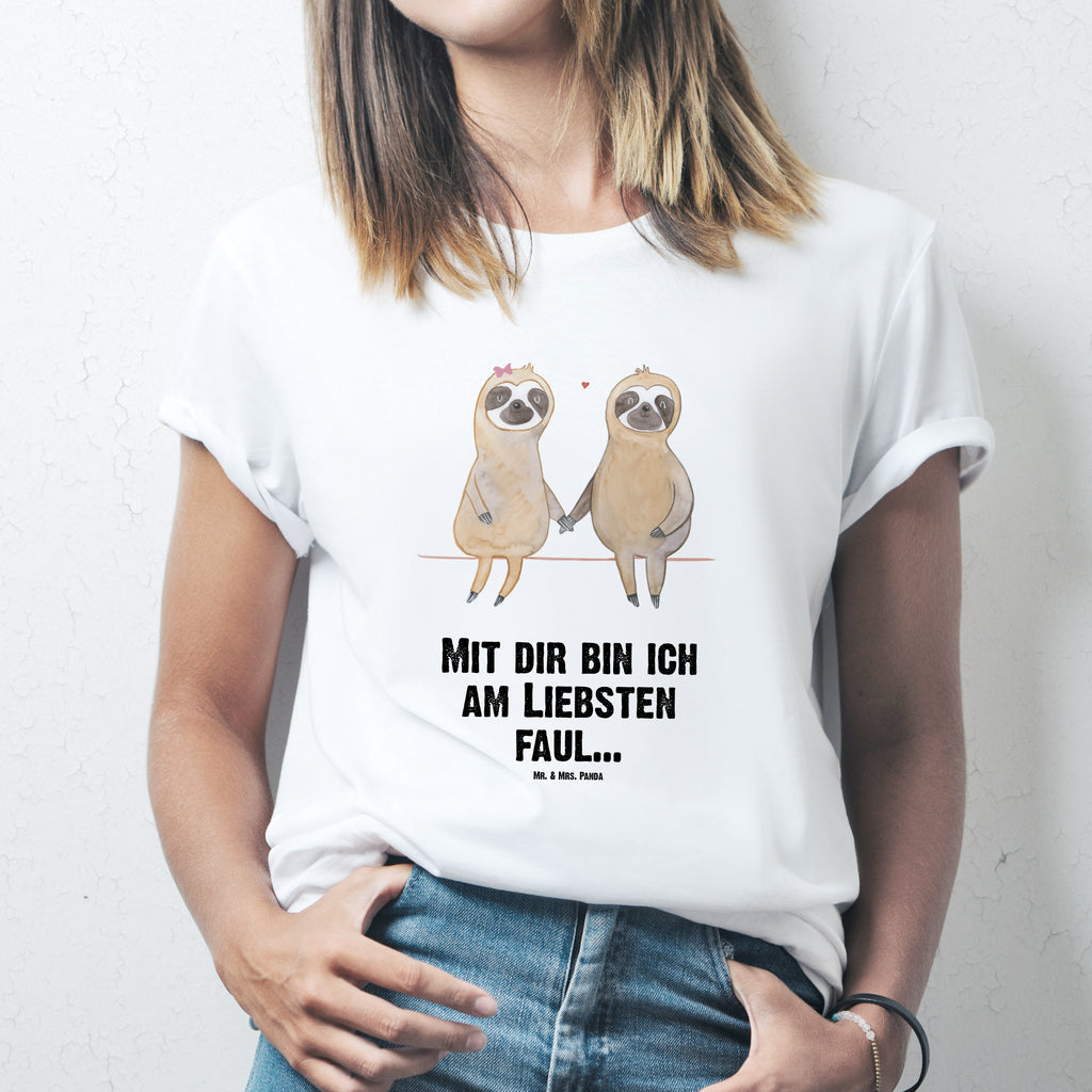 Größe M T-Shirt Faultier Pärchen T-Shirt, Shirt, Tshirt, Lustiges T-Shirt, T-Shirt mit Spruch, Party, Junggesellenabschied, Jubiläum, Geburstag, Herrn, Damen, Männer, Frauen, Schlafshirt, Nachthemd, Sprüche, Faultier, Faultier Geschenk, Faultier Deko, Faultiere, faul, Lieblingstier, Liebe, Liebespaar, Faultierliebe, Faultierpärchen, verliebt, verlobt, gemeinsam, relaxen, Pärchen, Beziehung, Langsamkeit