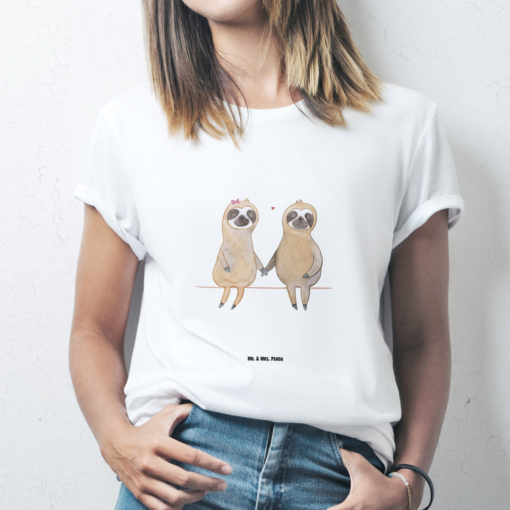 Größe M T-Shirt Faultier Pärchen T-Shirt, Shirt, Tshirt, Lustiges T-Shirt, T-Shirt mit Spruch, Party, Junggesellenabschied, Jubiläum, Geburstag, Herrn, Damen, Männer, Frauen, Schlafshirt, Nachthemd, Sprüche, Faultier, Faultier Geschenk, Faultier Deko, Faultiere, faul, Lieblingstier, Liebe, Liebespaar, Faultierliebe, Faultierpärchen, verliebt, verlobt, gemeinsam, relaxen, Pärchen, Beziehung, Langsamkeit