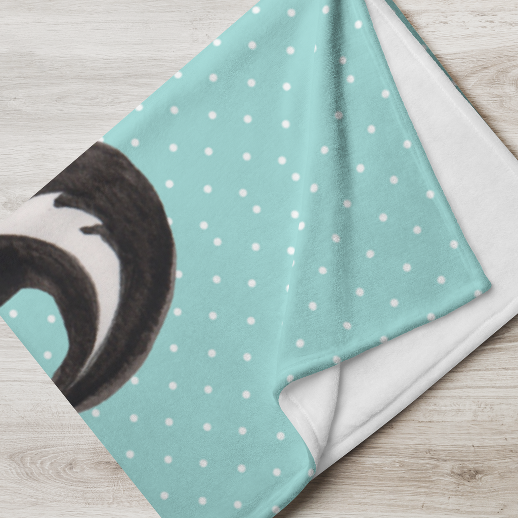 Babydecke Stinktier sitzend Babydecke, Babygeschenk, Geschenk Geburt, Babyecke Kuscheldecke, Krabbeldecke, Stinktier, Skunk, Wildtier, Raubtier, Stinker, Stinki, Spruch, Büro, Recht, Besserwisser