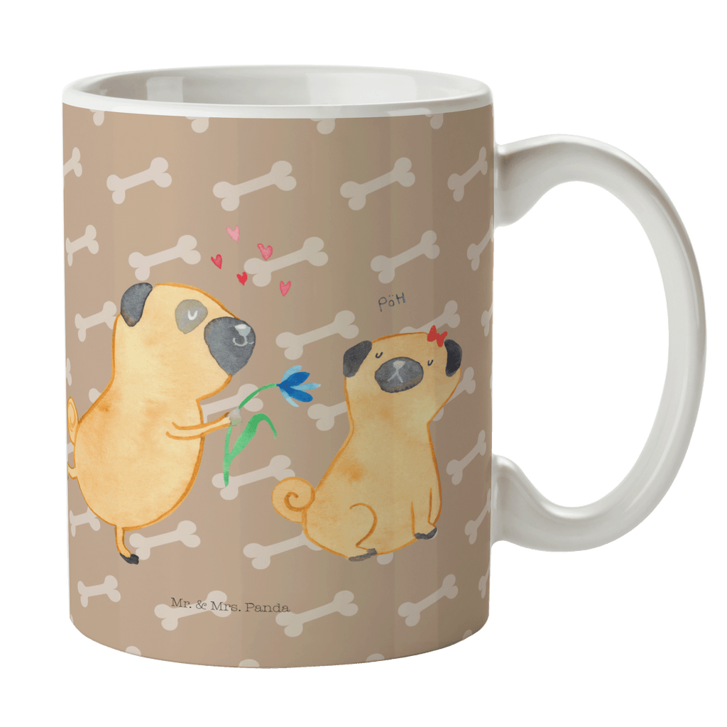 Tasse Mops verliebt  	Mops, Möpse, Hund, Hundeliebe, verliebt, Liebe, Liebesspruch. Verlobt, Geschenk Freund, Partner Becher, Kaffeetasse, Kaffeebecher, Tee, Frühstück, Büro  Hund, Hundemotiv, Haustier, Hunderasse, Tierliebhaber, Hundebesitzer, Sprüche