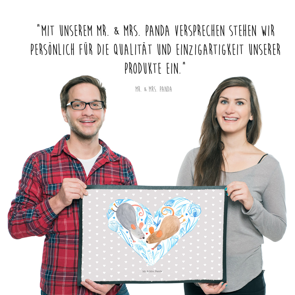 Fußmatte Mäuse Herz Liebe, Maus, Mäuse, Liebesbotschaft, Liebesbeweis, Jahrestag, Verlobung, Hochzeit, Lieblingsmensch, Gemeinsamkeit, Love, Geschenk für zwei, Liebesgeschenk Türvorleger, Schmutzmatte, Fußabtreter, Matte, Schmutzfänger, Fußabstreifer, Schmutzfangmatte, Türmatte, Motivfußmatte,  Haustürmatte, Vorleger  Liebe,  Partner, Freund, Freundin, Ehemann, Ehefrau, Heiraten, Verlobung, Heiratsantrag, Liebesgeschenk, Jahrestag, Hocheitstag