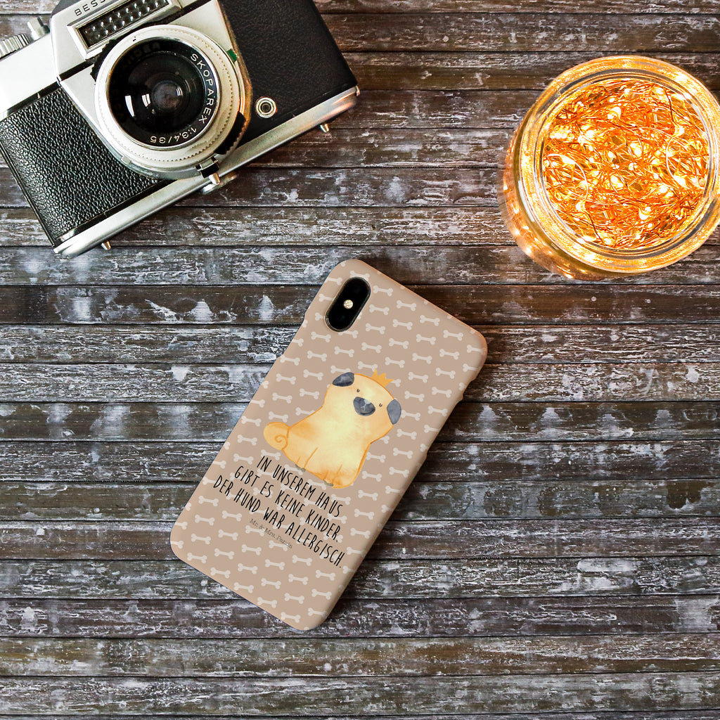 Iphone XS Handyhülle Mops Krone Iphone XS Handyhülle, Handyhülle, Iphone XS, Smartphone, Hülle, Hund, Hundemotiv, Haustier, Hunderasse, Tierliebhaber, Hundebesitzer, Sprüche, Mops, allergisch, kinderlos, Hausregel, Hundebesitzer. Spruch, lustig