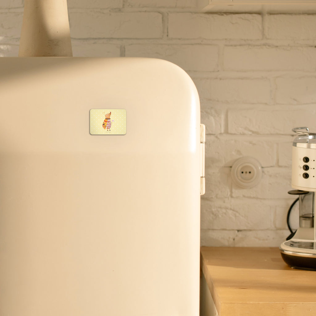 Magnet Nachtfalter mit Fähnchen Kühlschrankmagnet, Pinnwandmagnet, Souvenir Magnet, Motivmagnete, Dekomagnet, Whiteboard Magnet, Notiz Magnet, Kühlschrank Dekoration, Tiermotive, Gute Laune, lustige Sprüche, Tiere, Nachtfalter, Käfer, Spruch lustig, Spruch witzig, süß, niedlich, Küche Deko, Was kostet die Welt