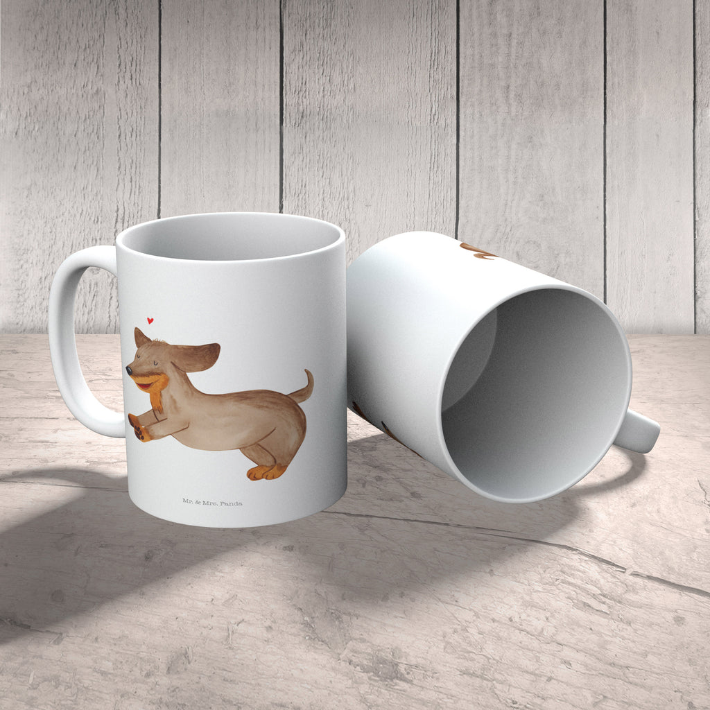 Tasse Hund Dackel fröhlich Hund, Hunde, Dackel, Dachshund, happy dog Becher, Kaffeetasse, Kaffeebecher, Tee, Frühstück, Büro  Hund, Hundemotiv, Haustier, Hunderasse, Tierliebhaber, Hundebesitzer, Sprüche