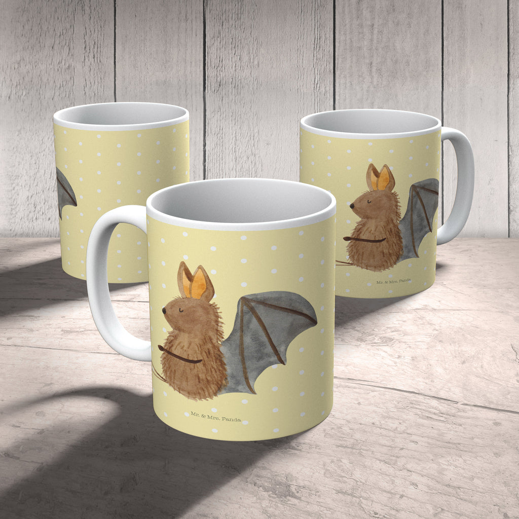 Tasse Fledermaus sitzend Fledermaus, Fledermäuse, Motivation, entspannen Becher, Kaffeetasse, Kaffeebecher, Tee, Frühstück, Büro  süße Tiermotive, gute Laune, lustige Sprüche, Tiere