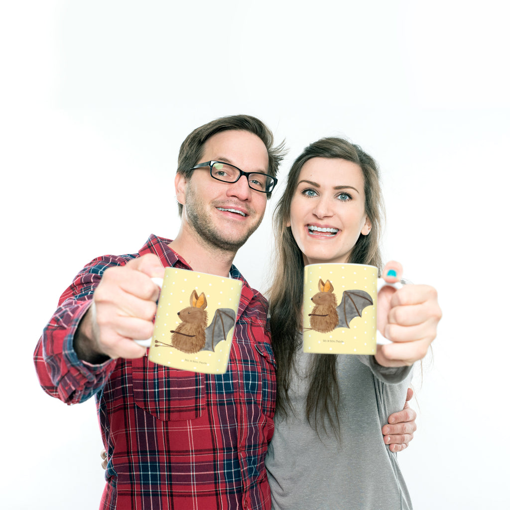 Tasse Fledermaus sitzend Fledermaus, Fledermäuse, Motivation, entspannen Becher, Kaffeetasse, Kaffeebecher, Tee, Frühstück, Büro  süße Tiermotive, gute Laune, lustige Sprüche, Tiere