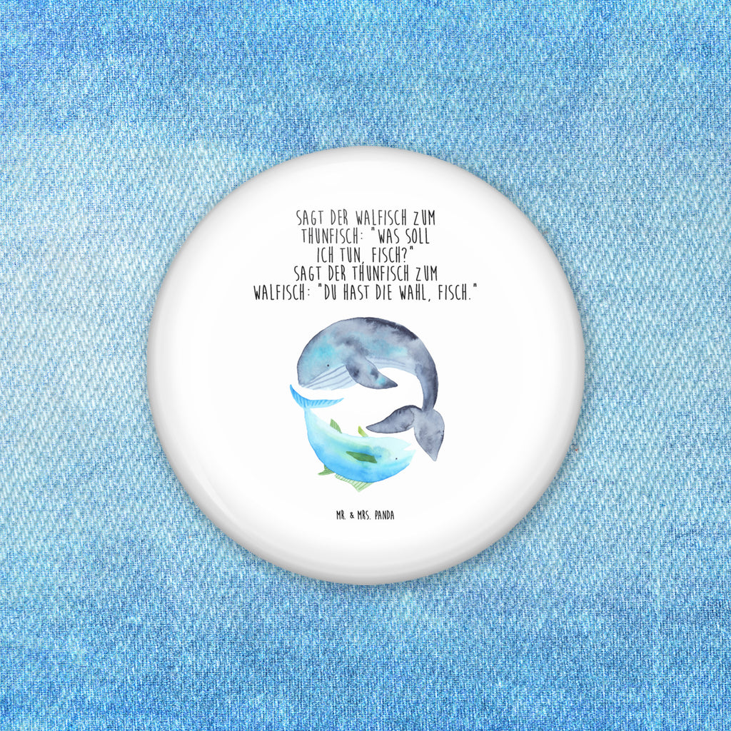 50mm Button Walfisch & Thunfisch 50mm Button, Button, Pin, Anstecknadel, Tiermotive, Gute Laune, lustige Sprüche, Tiere, Wal, Wahl, Tunfisch, Wortwitz lustig, Spruch lustig, Flachwitz, Witz, Spruch des Tages, Flachwitz Geschenk