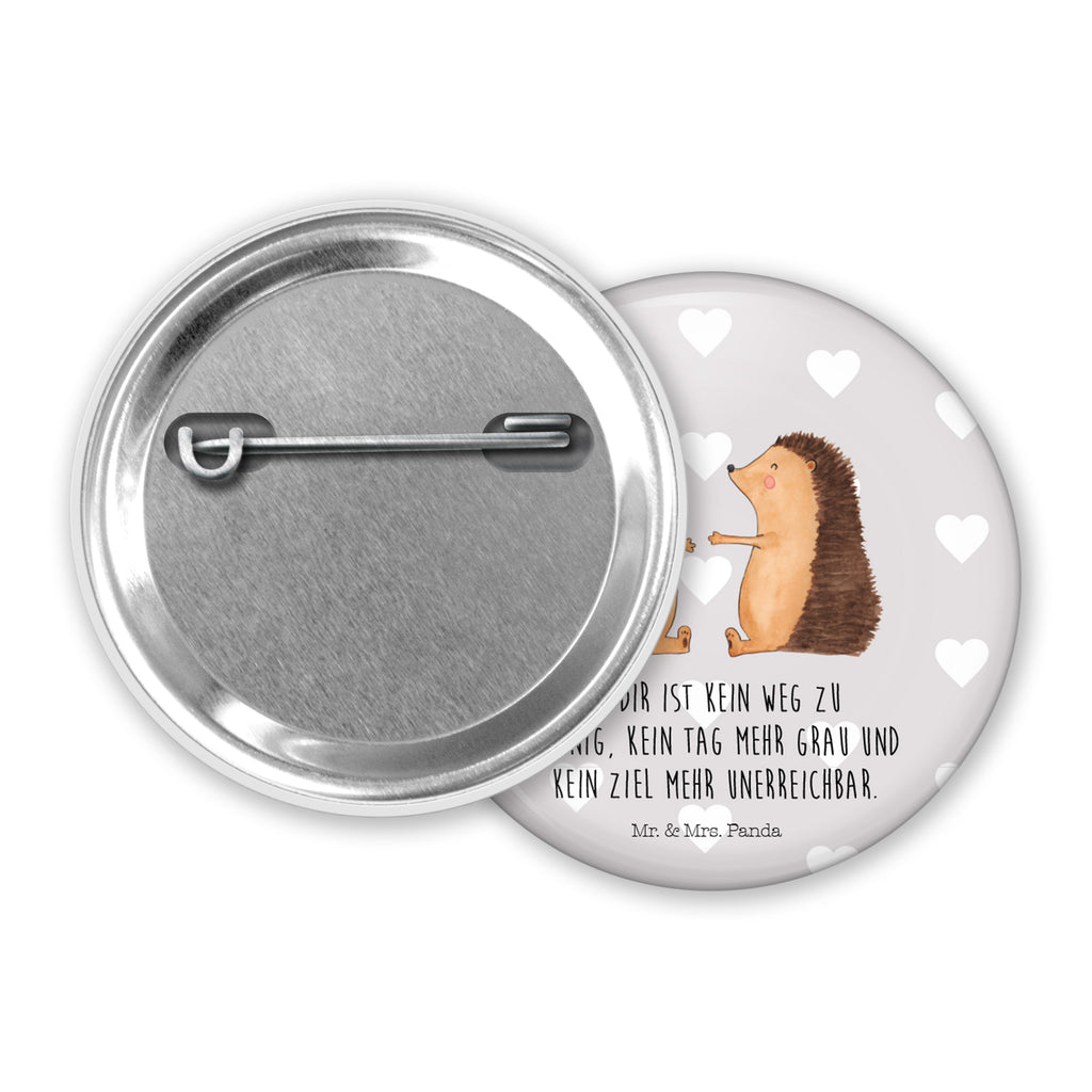 50mm Button Igel Liebe 50mm Button, Button, Pin, Anstecknadel, Liebe, Partner, Freund, Freundin, Ehemann, Ehefrau, Heiraten, Verlobung, Heiratsantrag, Liebesgeschenk, Jahrestag, Hocheitstag, Verliebt, Verlobt, Verheiratet, Geschenk, Liebesbeweis, Hochzeitstag, Hochzeit, Igel