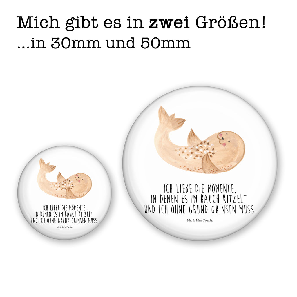 50mm Button Robbe liegend 50mm Button, Button, Pin, Anstecknadel, Tiermotive, Gute Laune, lustige Sprüche, Tiere, Robbe, Robben, Seehund, Strand, Meerestier, Ostsee, Nordsee, Lachen, Freude