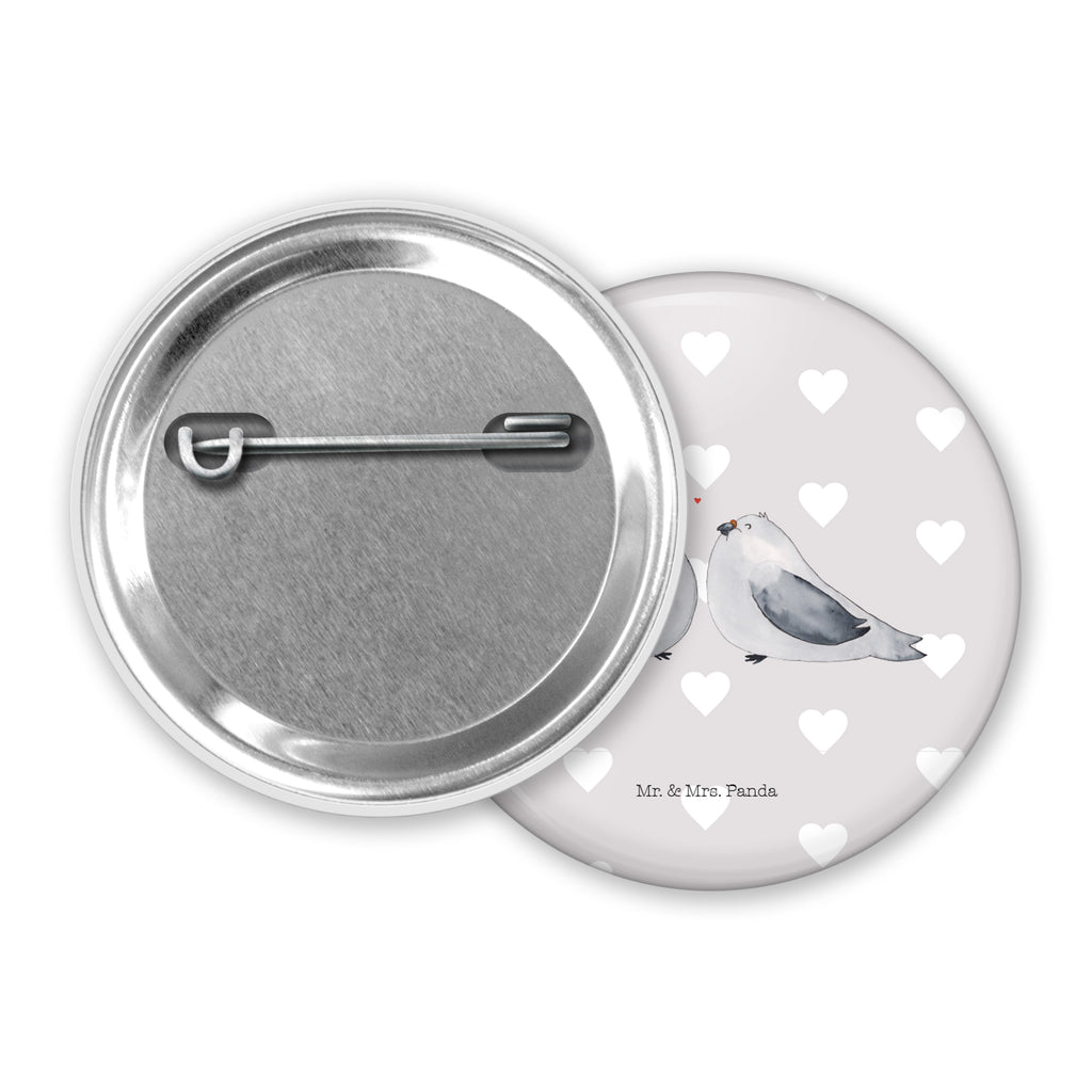 50mm Button Turteltauben Liebe 50mm Button, Button, Pin, Anstecknadel, Liebe, Partner, Freund, Freundin, Ehemann, Ehefrau, Heiraten, Verlobung, Heiratsantrag, Liebesgeschenk, Jahrestag, Hocheitstag, Turteltauben, Turteltäubchen, Tauben, Verliebt, Verlobt, Verheiratet, Geschenk Freundin, Geschenk Freund, Liebesbeweis, Hochzeitstag, Geschenk Hochzeit