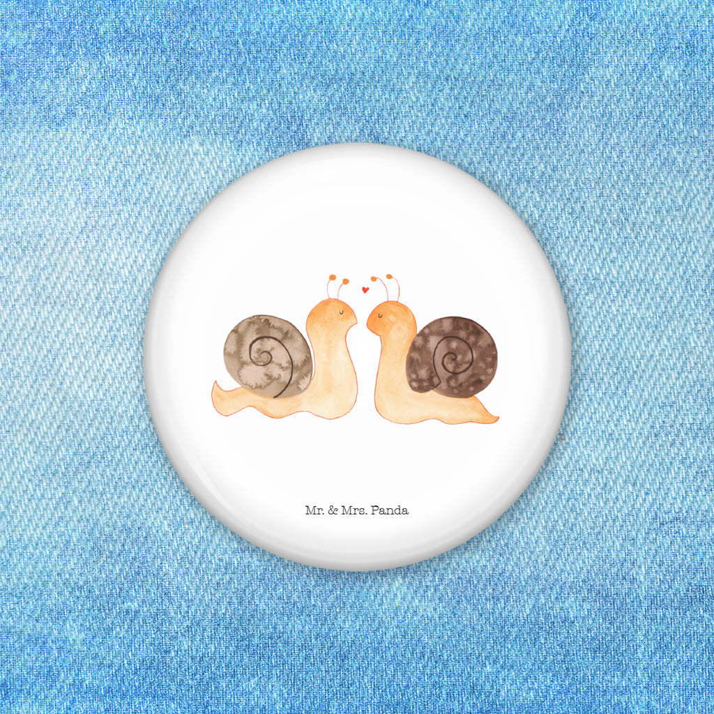 50mm Button Schnecken Liebe 50mm Button, Button, Pin, Anstecknadel, Liebe, Partner, Freund, Freundin, Ehemann, Ehefrau, Heiraten, Verlobung, Heiratsantrag, Liebesgeschenk, Jahrestag, Hocheitstag