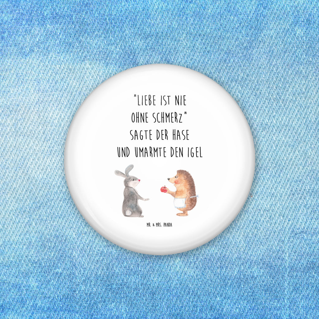 50mm Button Liebe ist nie ohne Schmerz 50mm Button, Button, Pin, Anstecknadel, Tiermotive, Gute Laune, lustige Sprüche, Tiere, Igel und Hase, Igel, Hase, Liebe Spruch, Liebeskummer Geschenk, Herzschmerz, Trösten, Trennungsschmerz, Spruch romantisch