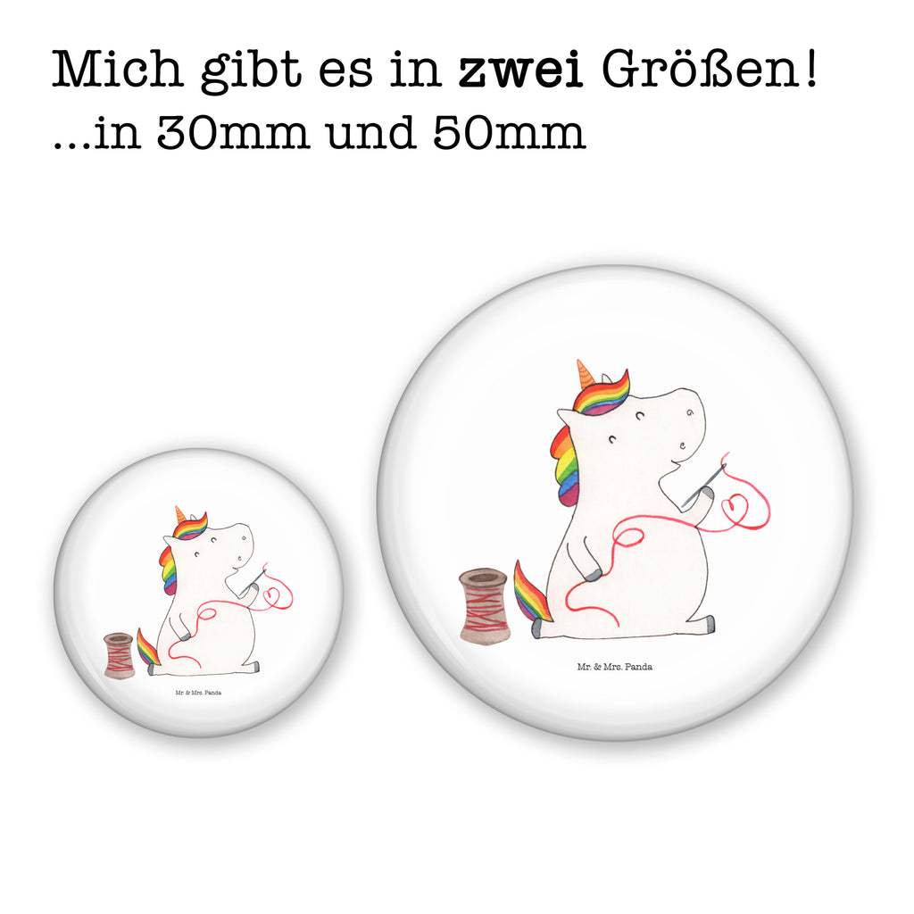 50mm Button Einhorn Näherin 50mm Button, Button, Pin, Anstecknadel, Einhorn, Einhörner, Einhorn Deko, Pegasus, Unicorn, Näherin, nähen, Mädchen, Freundin, Häkeln, Stricken, basteln, Nähzimmer