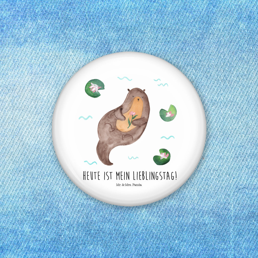 50mm Button Otter mit Seerose 50mm Button, Button, Pin, Anstecknadel, Otter, Fischotter, Seeotter, Otter Seeotter See Otter