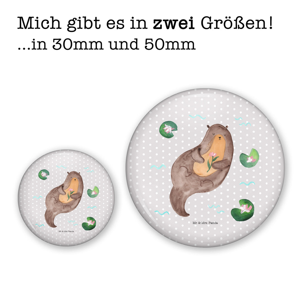 50mm Button Otter mit Seerose 50mm Button, Button, Pin, Anstecknadel, Otter, Fischotter, Seeotter, Otter Seeotter See Otter
