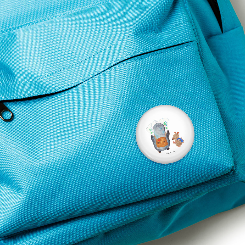 50mm Button Pinguin & Maus Wanderer 50mm Button, Button, Pin, Anstecknadel, Pinguin, Pinguine, Abenteurer, Abenteuer, Roadtrip, Ausflug, Wanderlust, wandern