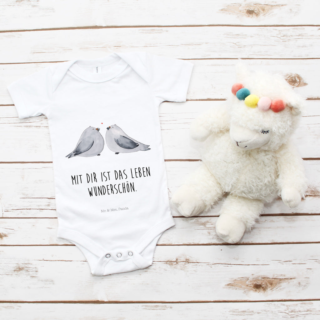 Organic Baby Body Turteltauben Liebe Babykleidung, Babystrampler, Strampler, Wickelbody, Baby Erstausstattung, Junge, Mädchen, Liebe, Partner, Freund, Freundin, Ehemann, Ehefrau, Heiraten, Verlobung, Heiratsantrag, Liebesgeschenk, Jahrestag, Hocheitstag, Turteltauben, Turteltäubchen, Tauben, Verliebt, Verlobt, Verheiratet, Geschenk Freundin, Geschenk Freund, Liebesbeweis, Hochzeitstag, Geschenk Hochzeit